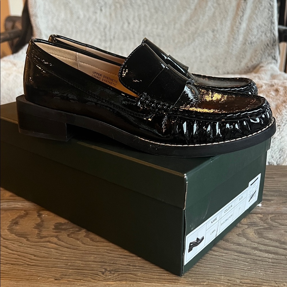NIB Free People Silent D Lara Loafers Sz 37 US 7 Black Patent Crinkle Vegan